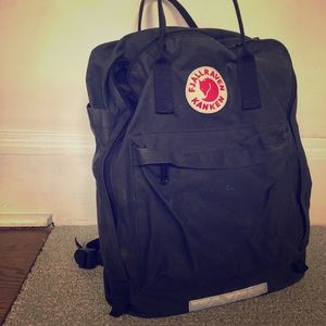 Black Authentic Big Fjalraven Kanken backpack